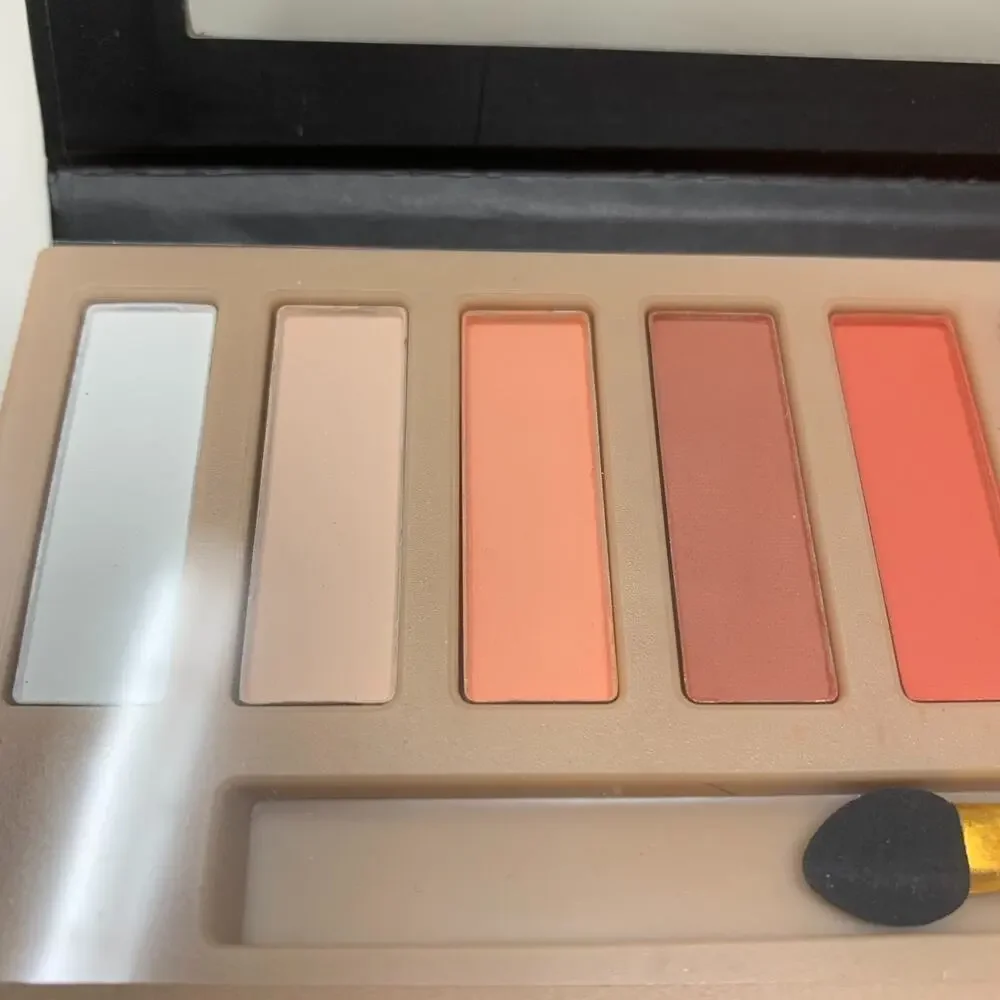 NEW Nakeds Eyeshadow Palette 12 Colors Eye Makeup Smoky Naturals Nudes Matte